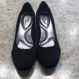 Comfy Black Dress shoes